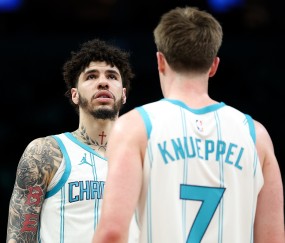 星空娱乐-黄蜂连续22季未赢得季后赛系列赛并列历史第2长！仅次于快船29季