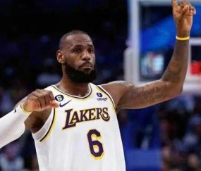 星空体育app下载-运气不佳！詹姆斯伤缺3周湖人季后赛形势急转直下