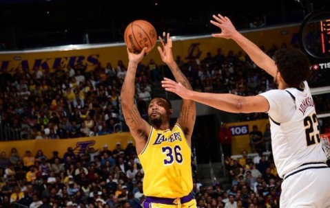 星空体育-正负值断层领跑全队！湖人1100万捡漏斯马特真香