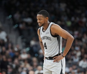 今天不太行！福克斯9投5中&amp;罚球2中2得14分5板5助1断 正负值-12