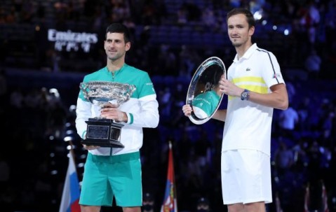 星空体育-一届载入史册的澳网：女单新后已立 男单新王未至